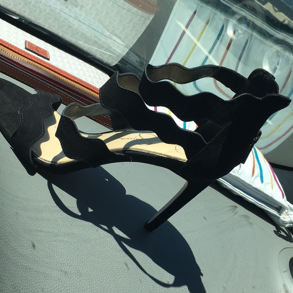 Heels - Picture 2 of 4